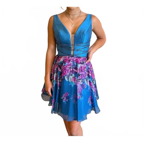 ELLIE WILDE Dresses & Skirts - NEW ELLIE WILDE printed chiffon mini dress in teal / multi